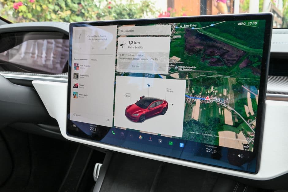 A car infotainment screen showing a navigation map